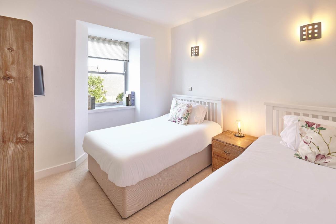 Host & Stay - Penthouse Pad スカーバラ エクステリア 写真