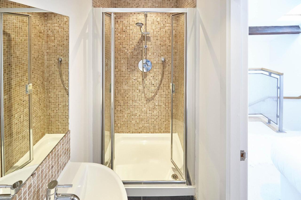 Host & Stay - Penthouse Pad スカーバラ エクステリア 写真